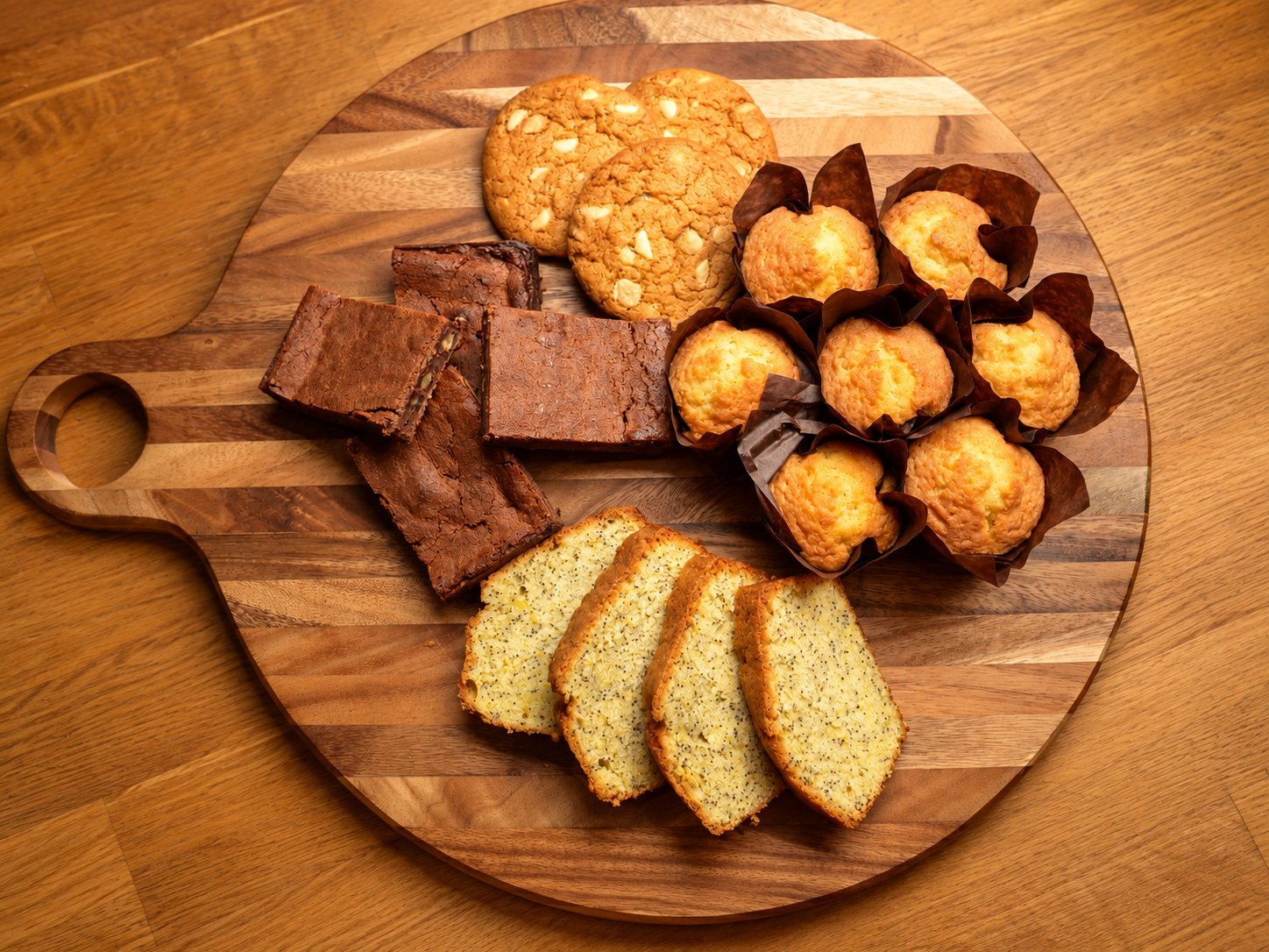 Un assortiment de cookies, cakes et muffins préparés par Tranche de CaKe